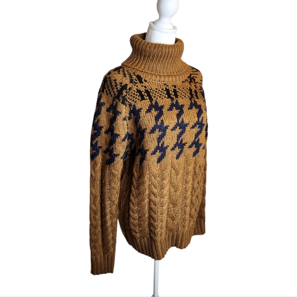NEW John + Jenn Evereve Henry Houndstooth Turtleneck Sweater in Caramel Multi S - Picture 3 of 9